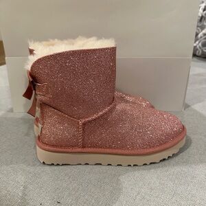 Brand new UGG Rose Pink Glitter Short Bow Booties